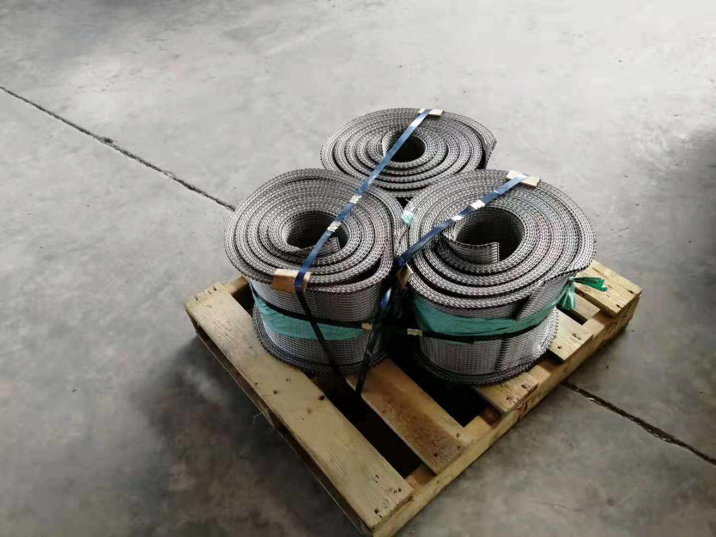 亞飛網(wǎng)帶廠生產(chǎn)什么產(chǎn)品和涉及的領(lǐng)域有哪些？