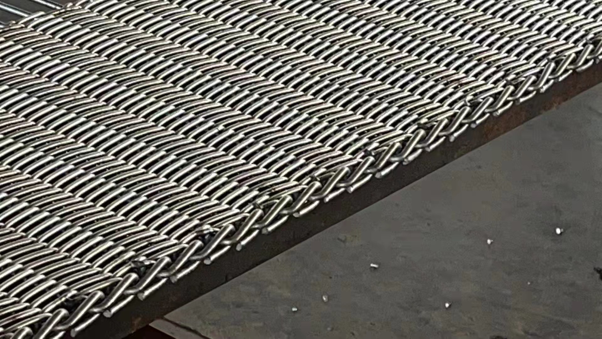 耐高溫網(wǎng)帶有哪些特點？