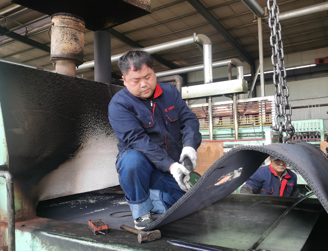 熱處理淬火爐如何更換新網(wǎng)帶？