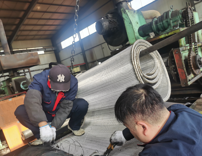 熱處理淬火爐如何更換新網(wǎng)帶？