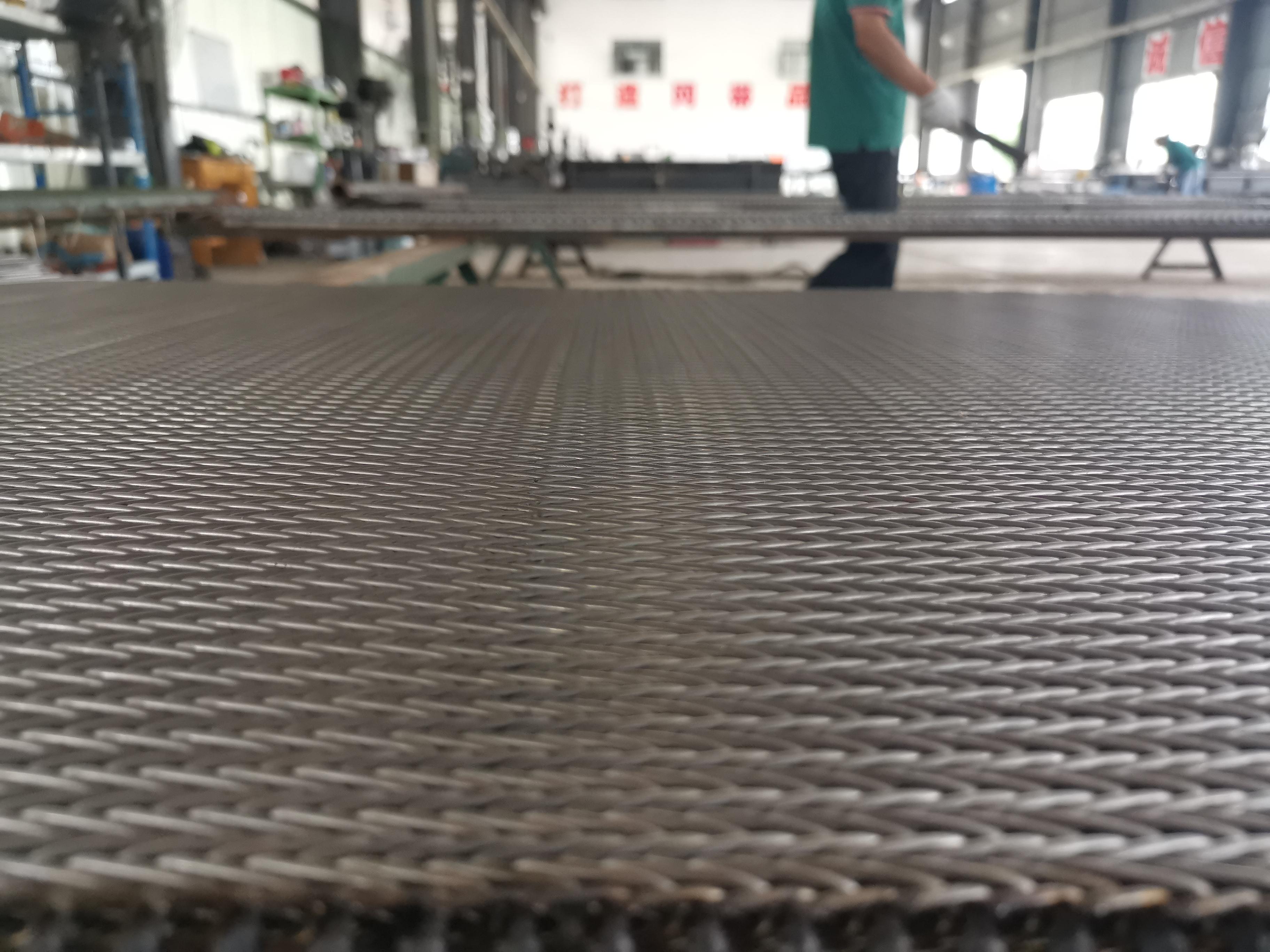 如何避免網(wǎng)帶卡死&mdash;&mdash;熱處理網(wǎng)帶爐