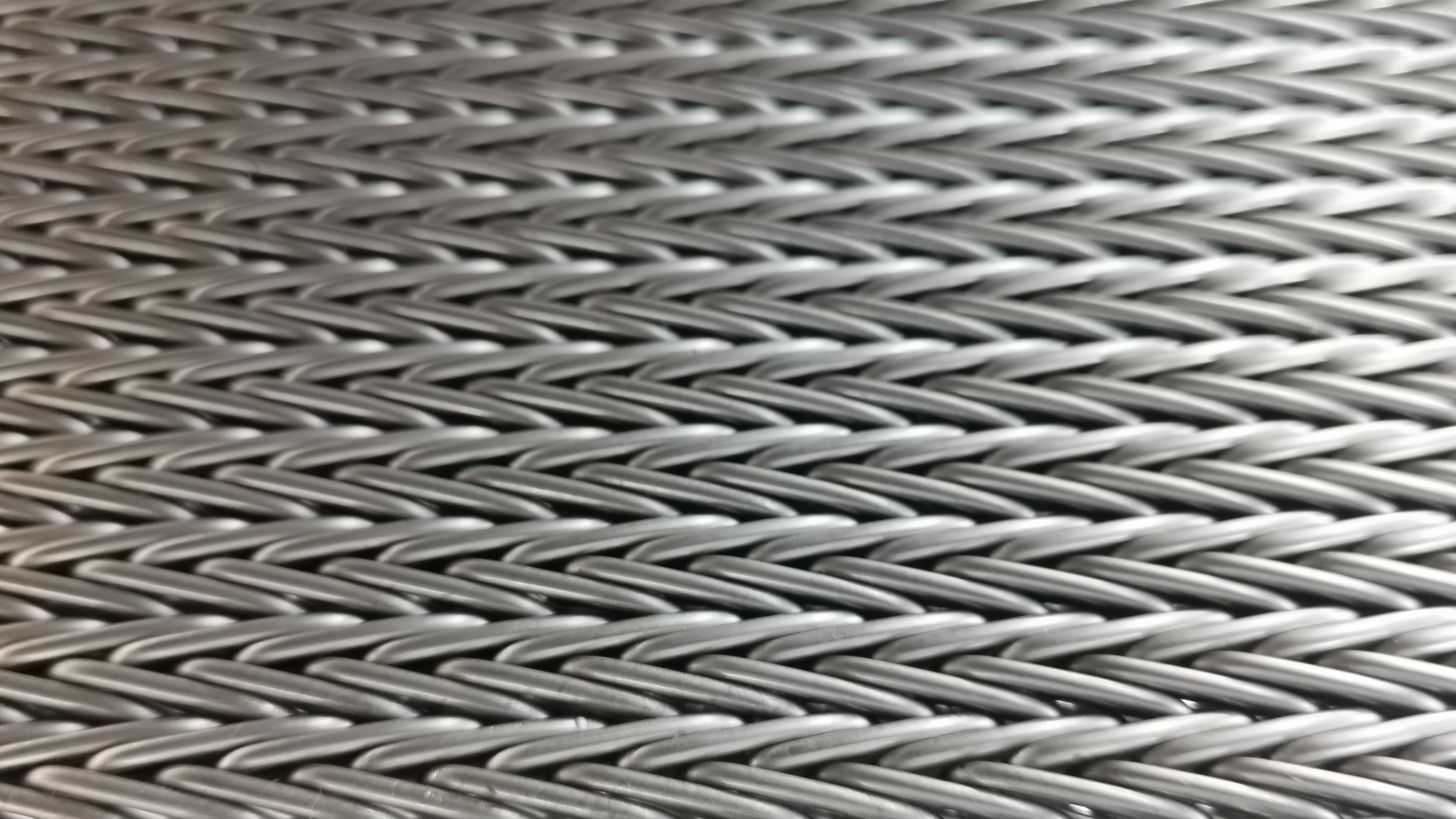 熱處理人字形網(wǎng)帶如何對(duì)接呢？